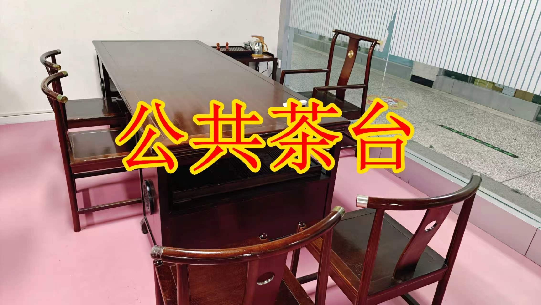 中梁百悦国际广场面积灵活：小面积办公室至大面积办公、经营空间均可选择； 部分房源可注册公司，满足企业办公需求； 商铺临街，具备上下水、用电等经营条件； 适合副食品、茶叶、酒水、百货、电商、培训、办公等多种行业。